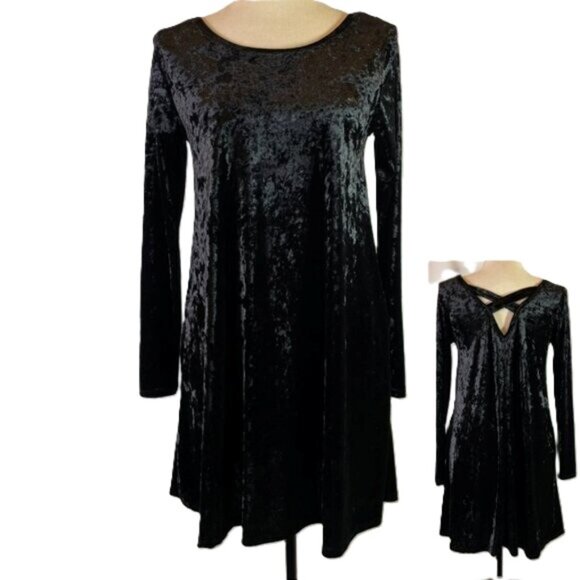 Emetia Dresses & Skirts - Emetla Black Crushed Velvet Swing Babydoll Dress Back Cutout Size S